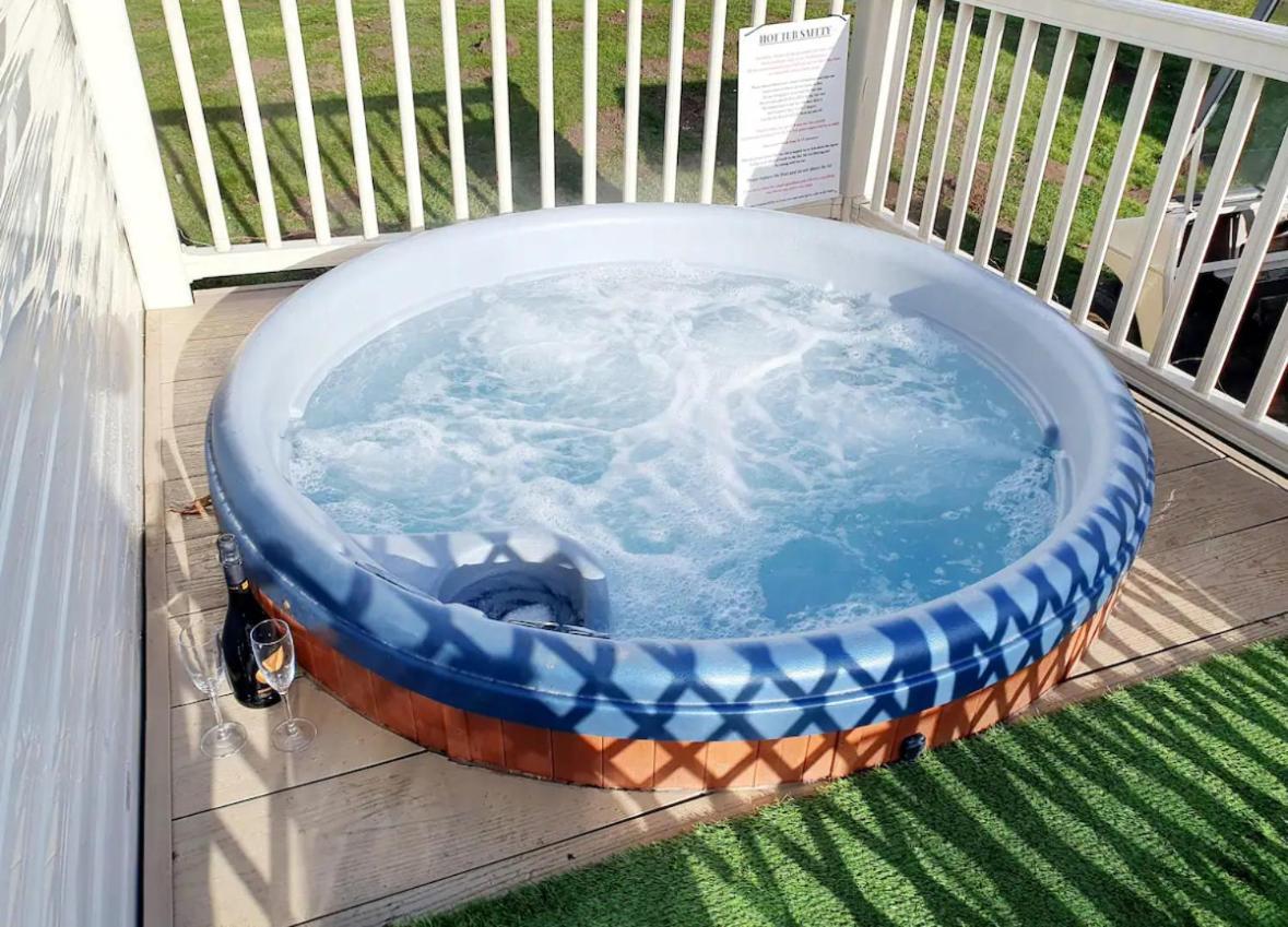 15 Kestrel Close Hot Tub Retreat Татершал Екстериор снимка