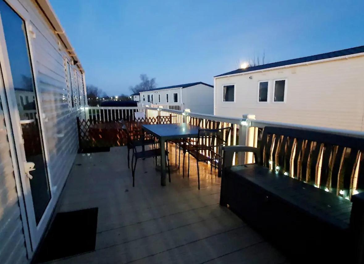 15 Kestrel Close Hot Tub Retreat Татершал Екстериор снимка