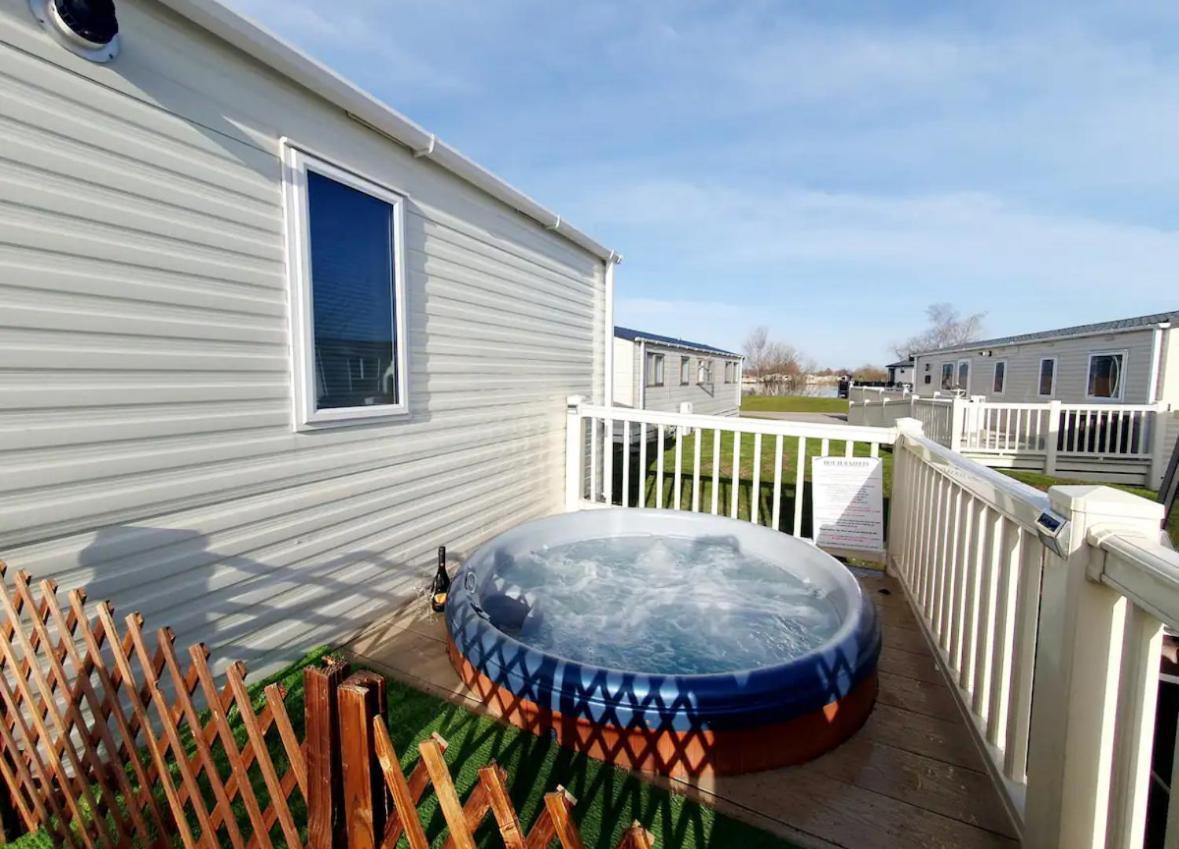 15 Kestrel Close Hot Tub Retreat Татершал Екстериор снимка